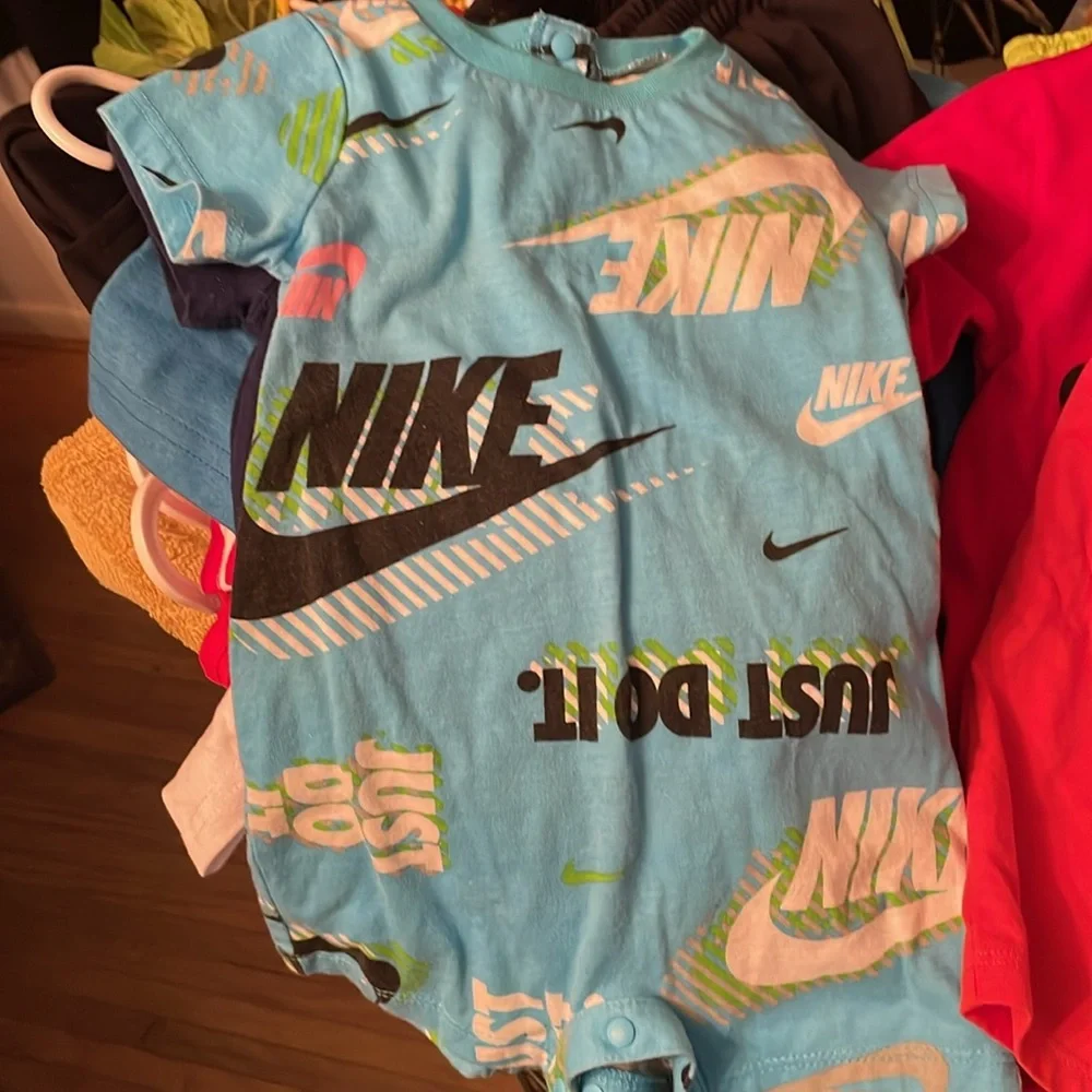 3 Nike Onesies - Picture 3 of 7